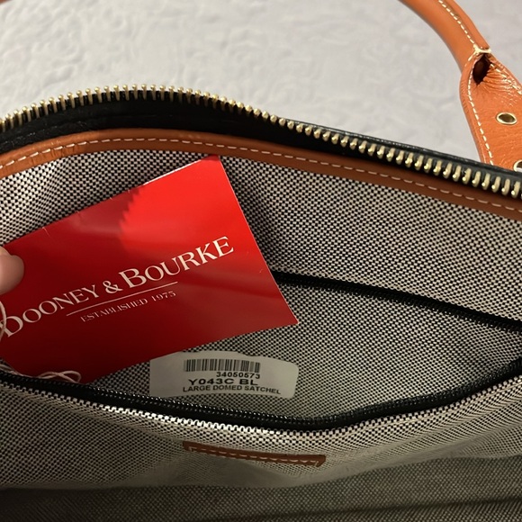 Dooney & Bourke Black Leather Bag with Tan Trim - Picture 3 of 3